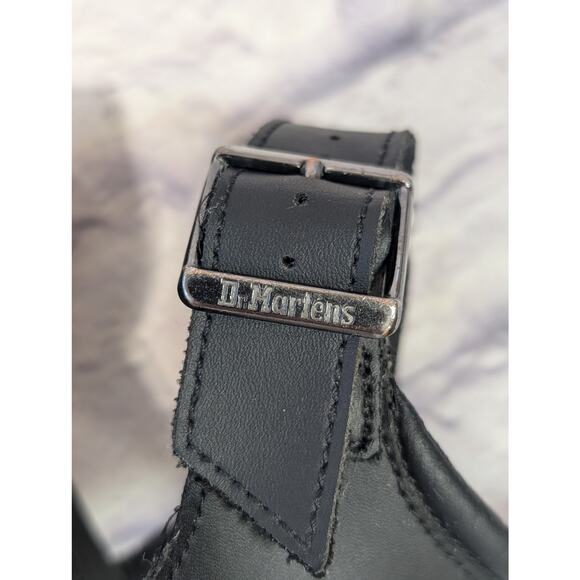 Blaire Hydro Leather Strap Sandals sz 7/38
$100 - Picture 10 of 10